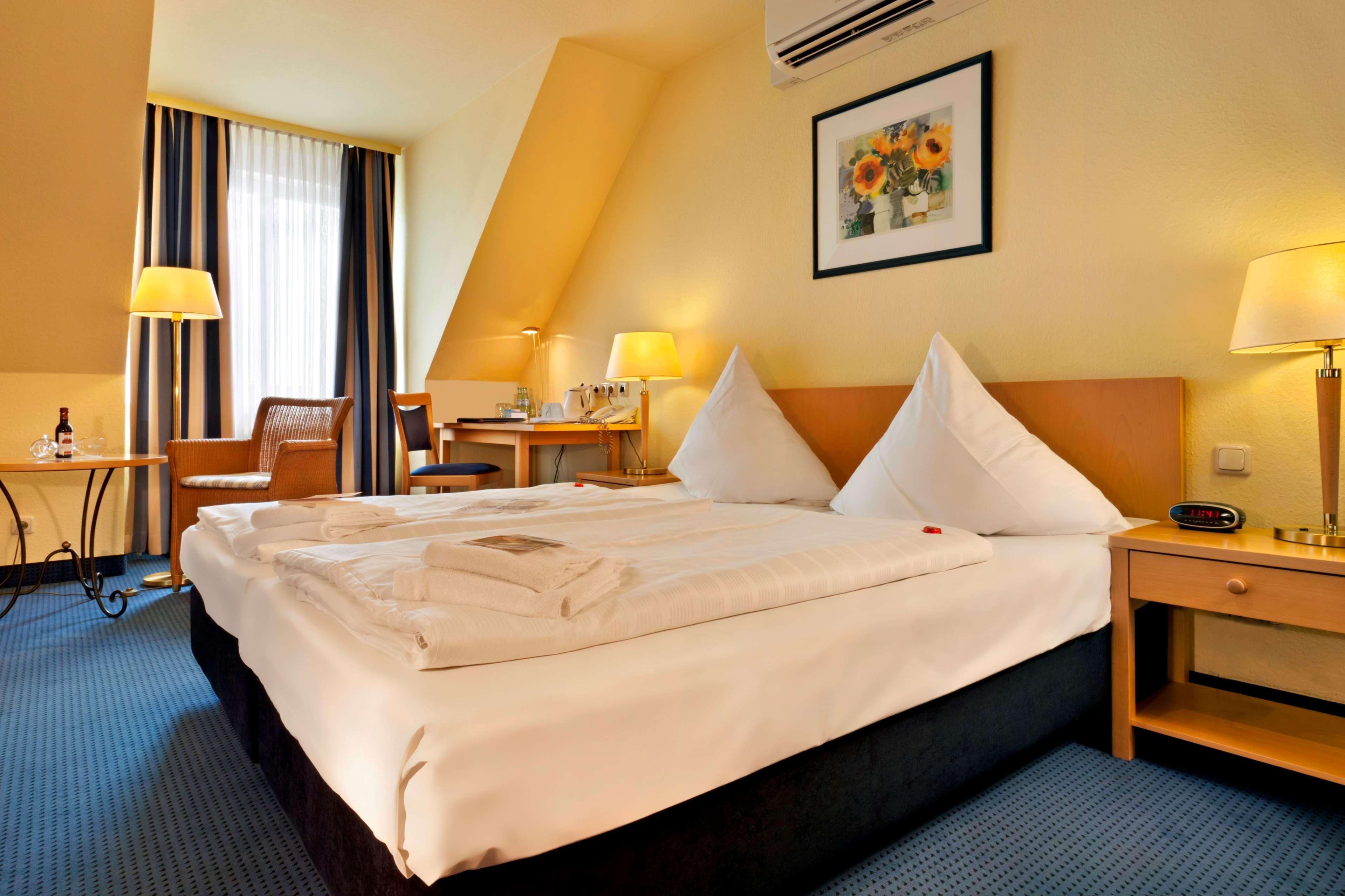Tryp By Wyndham Luebeck Aquamarin Hotel Room photo