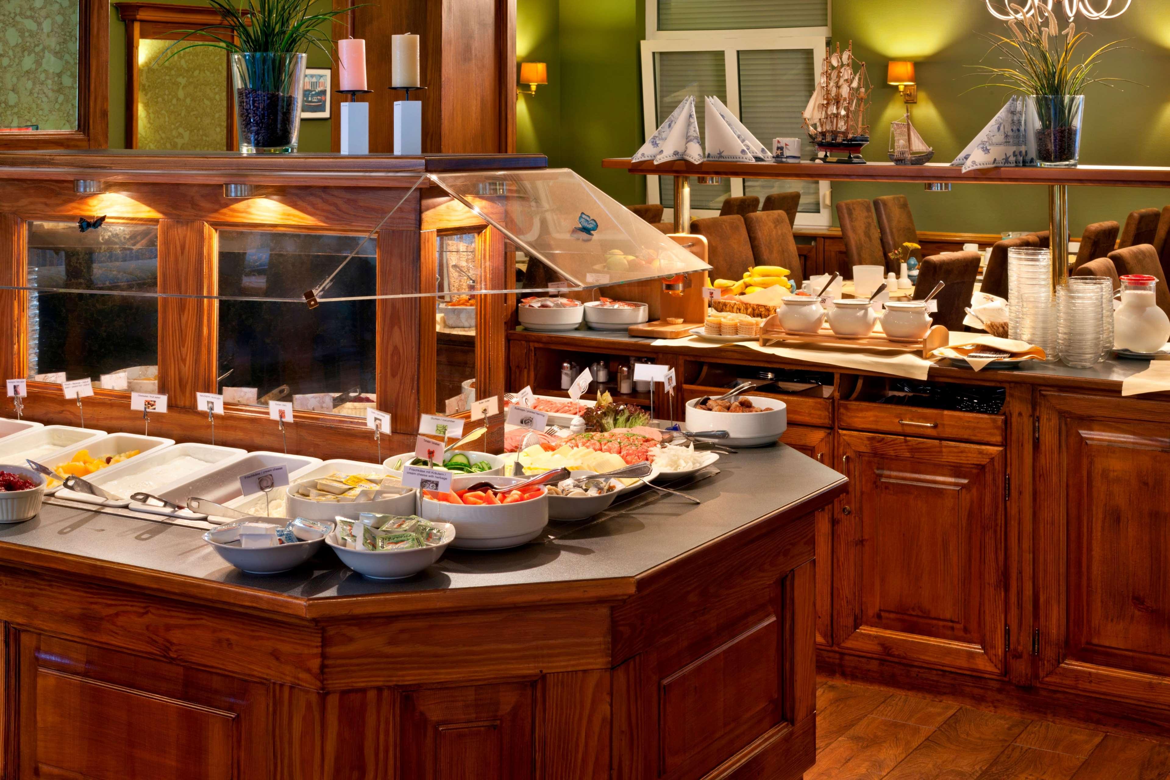 Tryp By Wyndham Luebeck Aquamarin Hotel Restaurant photo